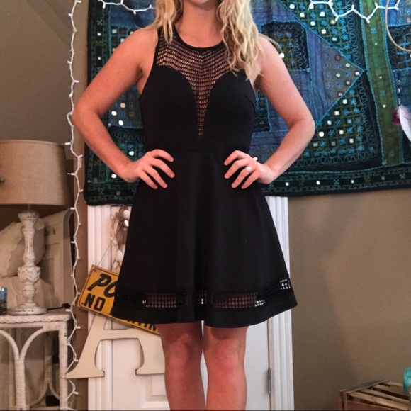 Love Point Black Dress - Picture 2 of 4